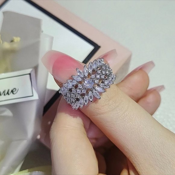 NEW DIAMOND FLOWER LUXURY ANNIVERSARY S925 STERLING SILVER RING - Picture 2 of 2